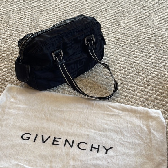 Givenchy handbag - Picture 3 of 8